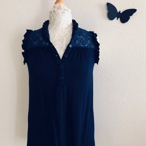 Beautiful blue tunic with lace detail. 😍